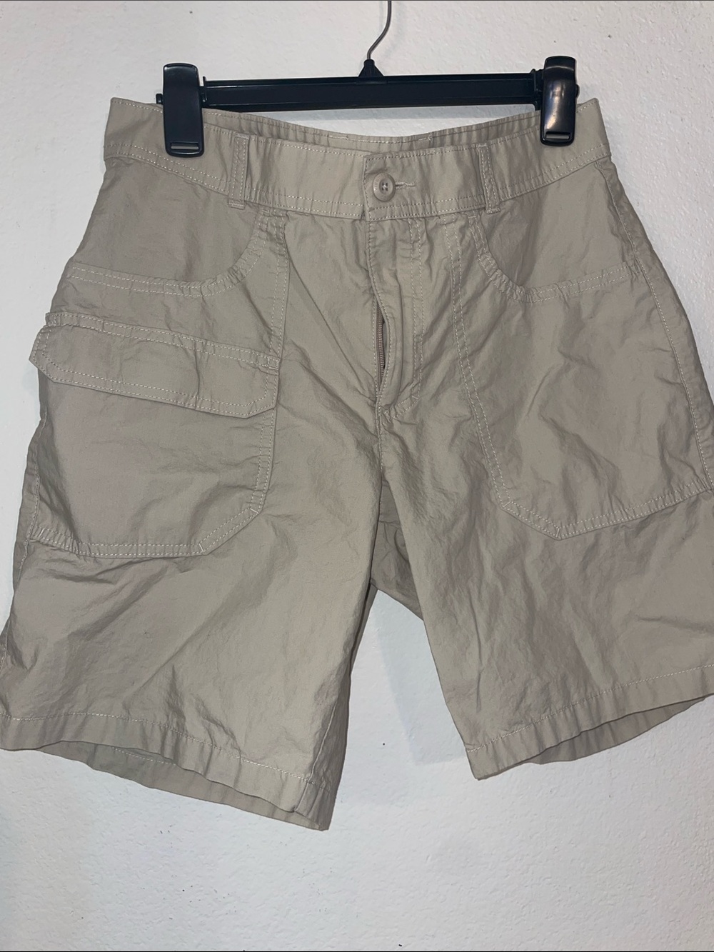 Men's Columbia Cargo Shorts in Light Tan